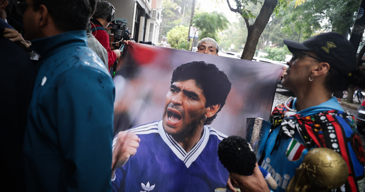 «¿Para esto me llamás?»: la reacción de Cosachov ante el alerta de una enfermera que atendía a Maradona
