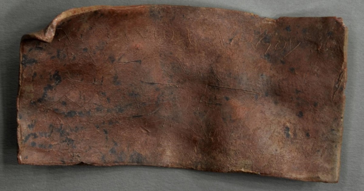 Investigadores descifran una rara inscripción en griego antiguo que contiene un conjuro maléfico en una tablilla de más de 1800 años