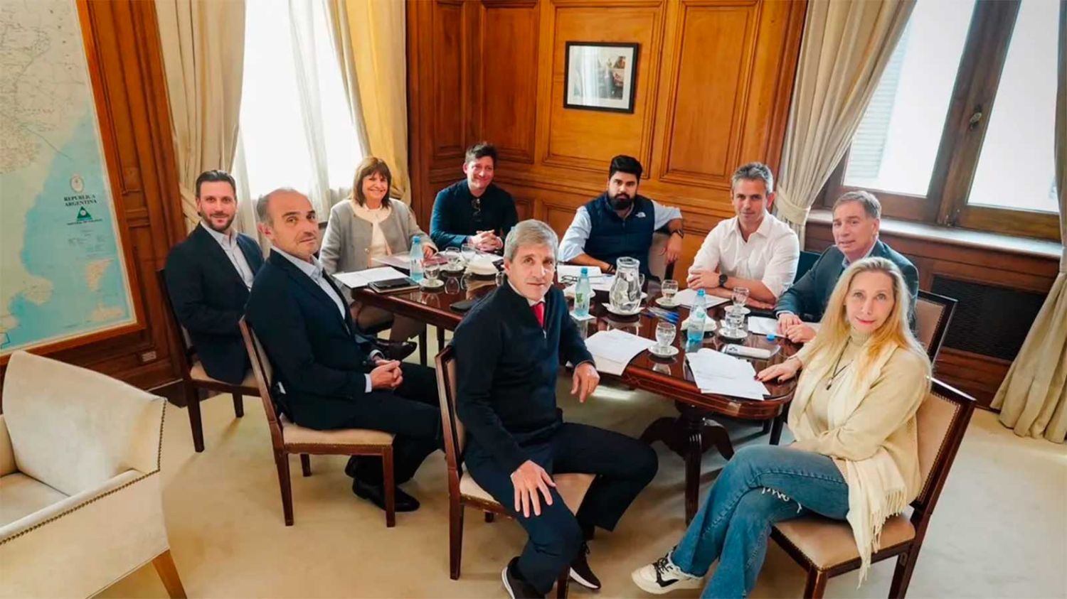 El Gobierno reunió a la mesa política para definir la agenda legislativa y preparar la visita del FMI