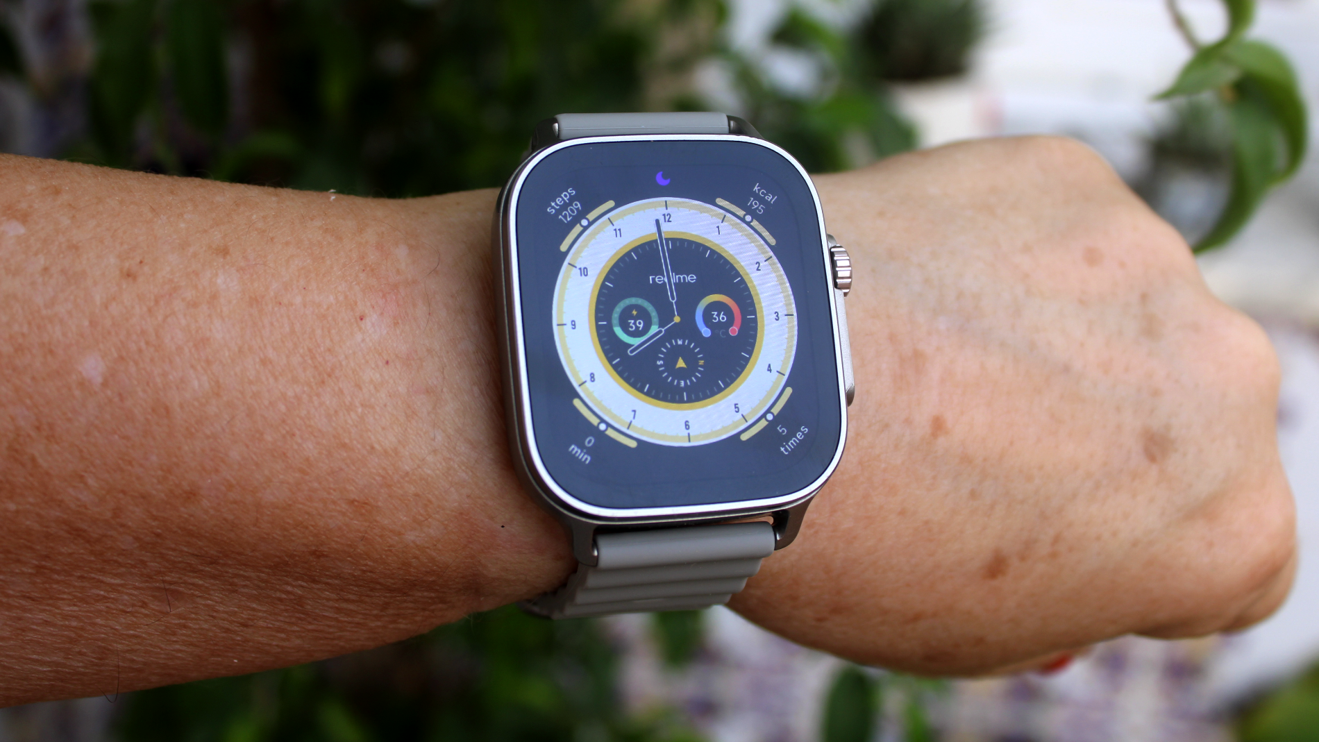 El reloj inteligente ultrabarato que más recomiendo: llamadas, GPS y 16 días de batería por menos de 50 euros