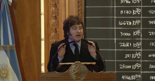 Javier Milei protagonizó un fuerte cruce en la Bolsa de Comercio con un espectador, reafirmó el ajuste y prometió seguir 8 años más