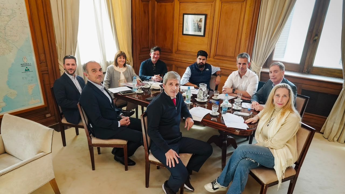 El Gobierno reúne otra vez a la mesa política para reactivar la agenda legislativa y buscar respaldo en el Congreso