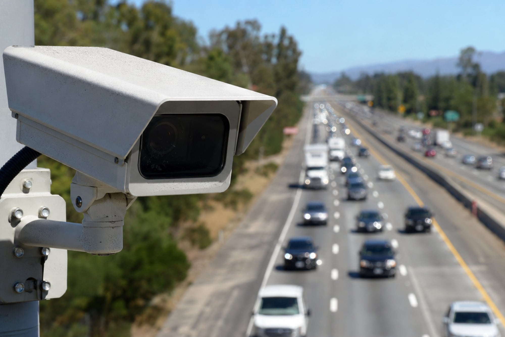 Qué cube la ley sobre la lectura de matrículas y cámaras que afectaría la privacidad de los conductores en California