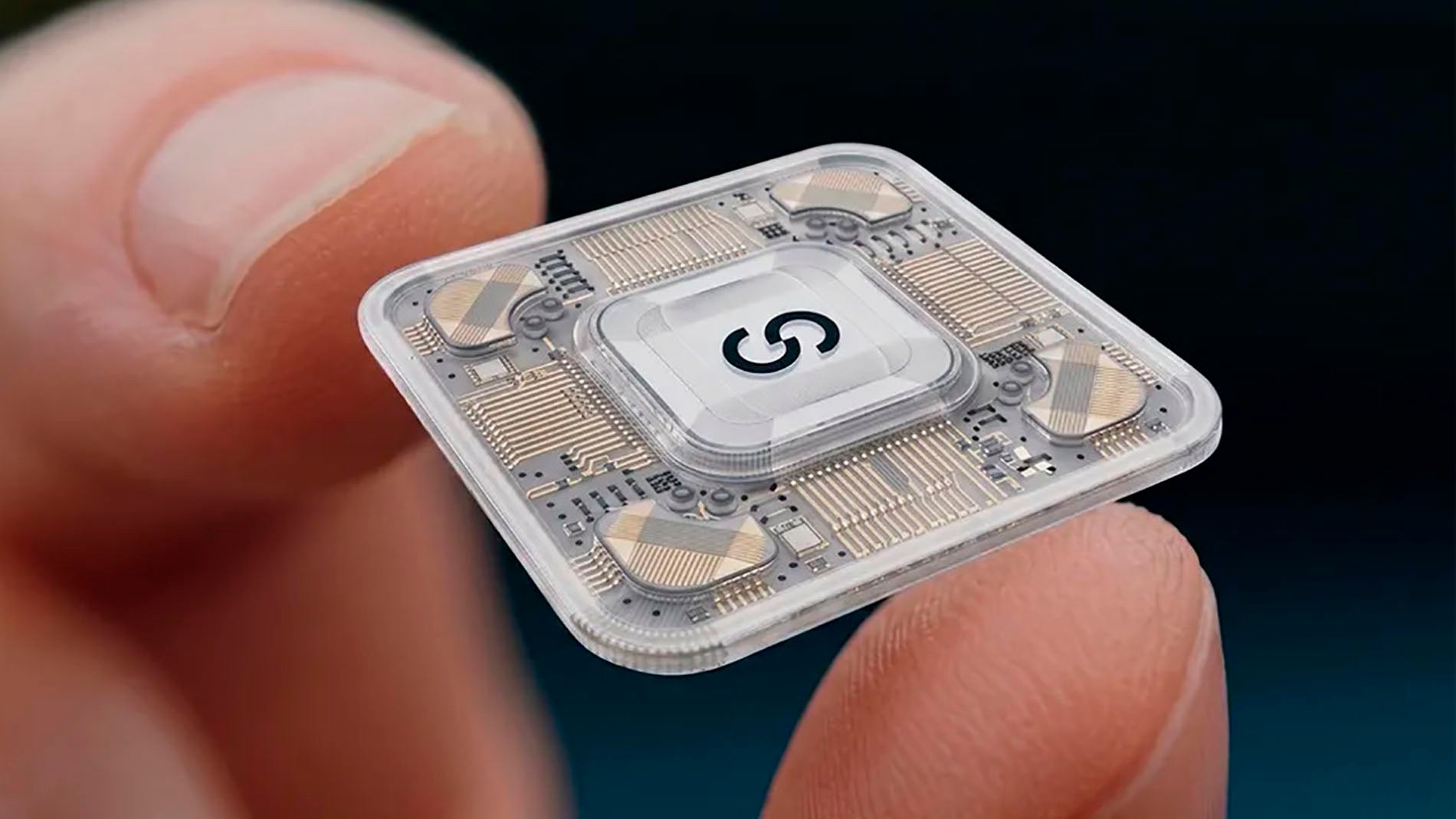 Mientras IBM y Google gastan fortunas en congeladores gigantes, esta startup ha metido un ordenador cuántico en el espacio de un servidor usando diamantes defectuosos