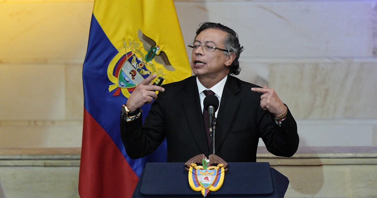 Gustavo Petro se despide del poder en Colombia con llamado a una huelga general contra Abelardo De la Espriella