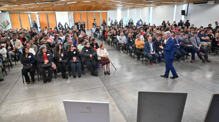 Entregaron escrituras, readjudicaciones y actas de viviendas protegidas a más familias sanluiseñas