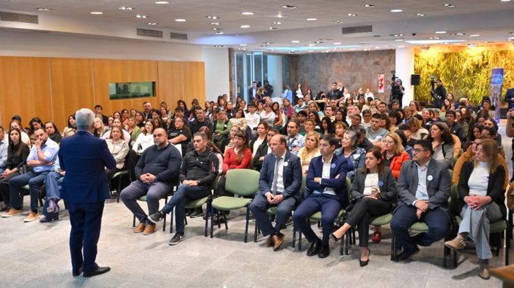 Cooperadoras: Poggi entregó 62 financiamientos para impulsar proyectos sociales
