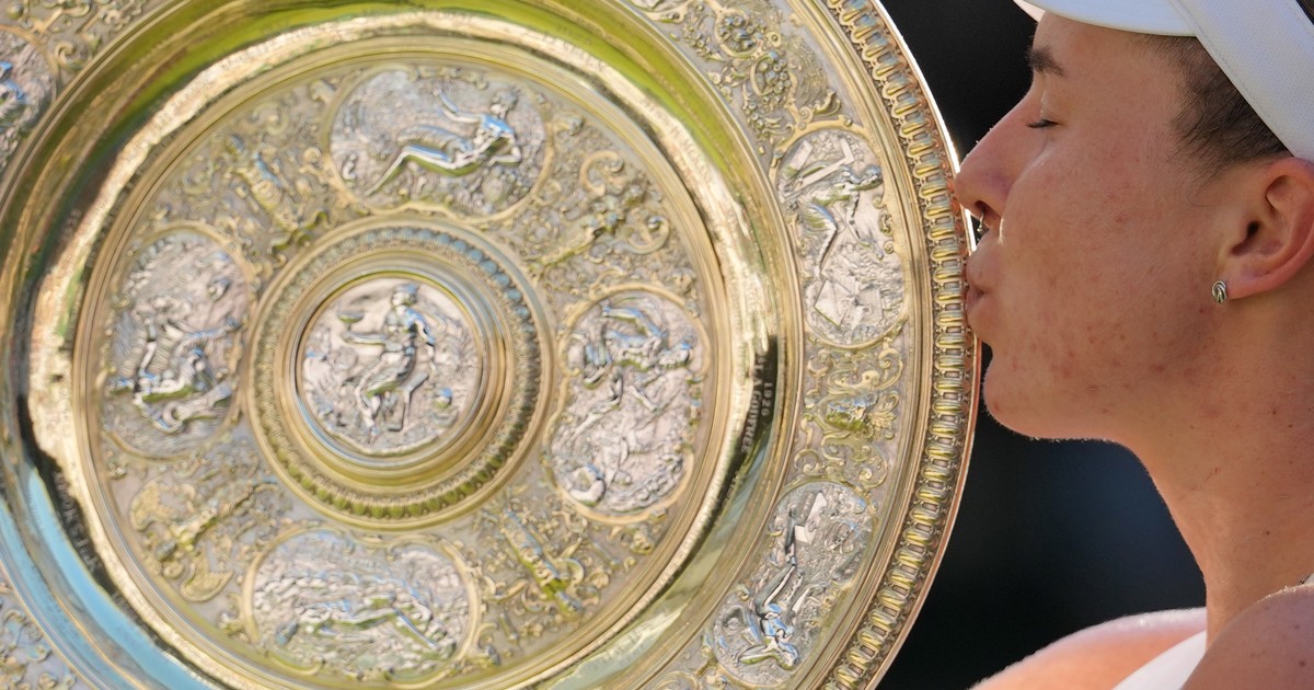 Linda Noskova, campeona de Wimbledon: el beso al cielo que convirtió su primer Gigantic Slam en una historia inolvidable