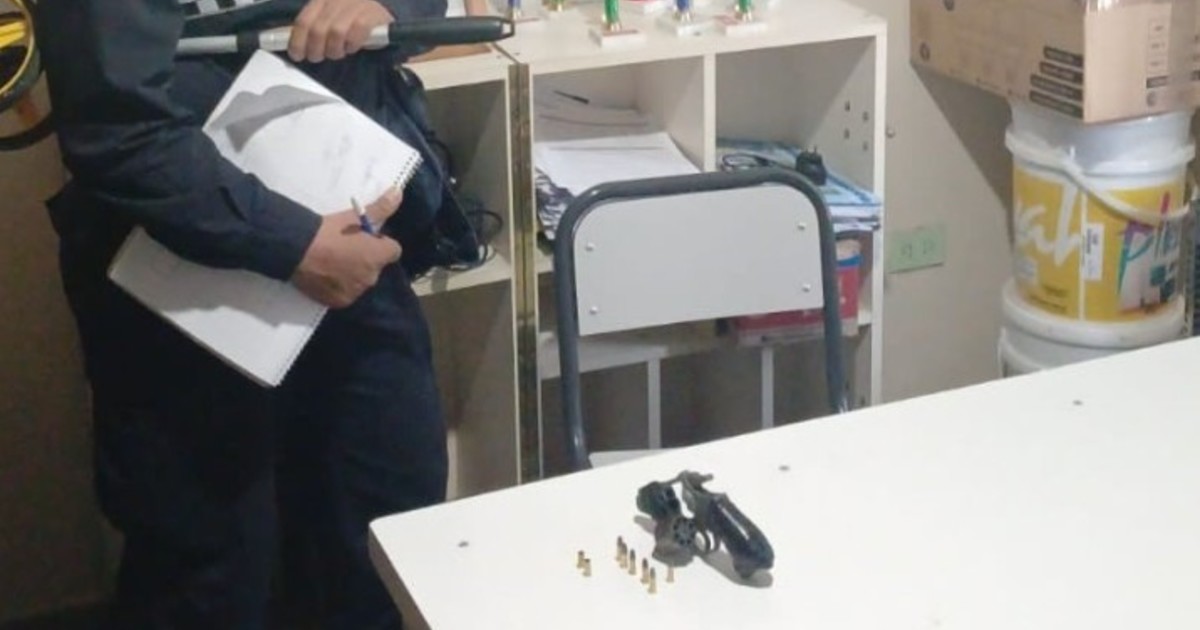 Alarma en Tucumán: una nena llevó un arma cargada a la escuela a días de que otro alumno hiciera un disparo en un aula