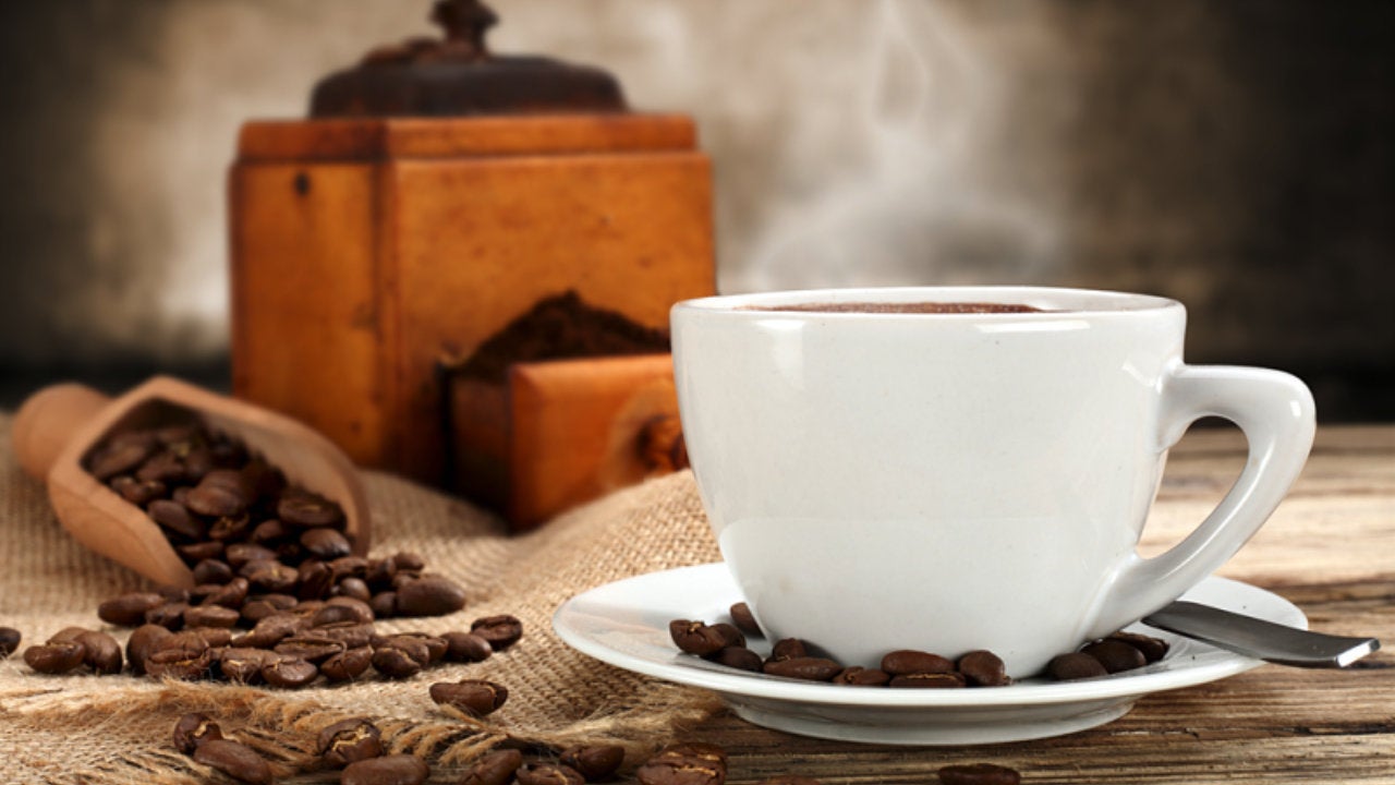 Un experimento de la Universidad Farmacéutica Showa analiza qué le ocurre a tu cerebro al oler café durante 5 minutos: cae el estrés y mejora el estado de ánimo