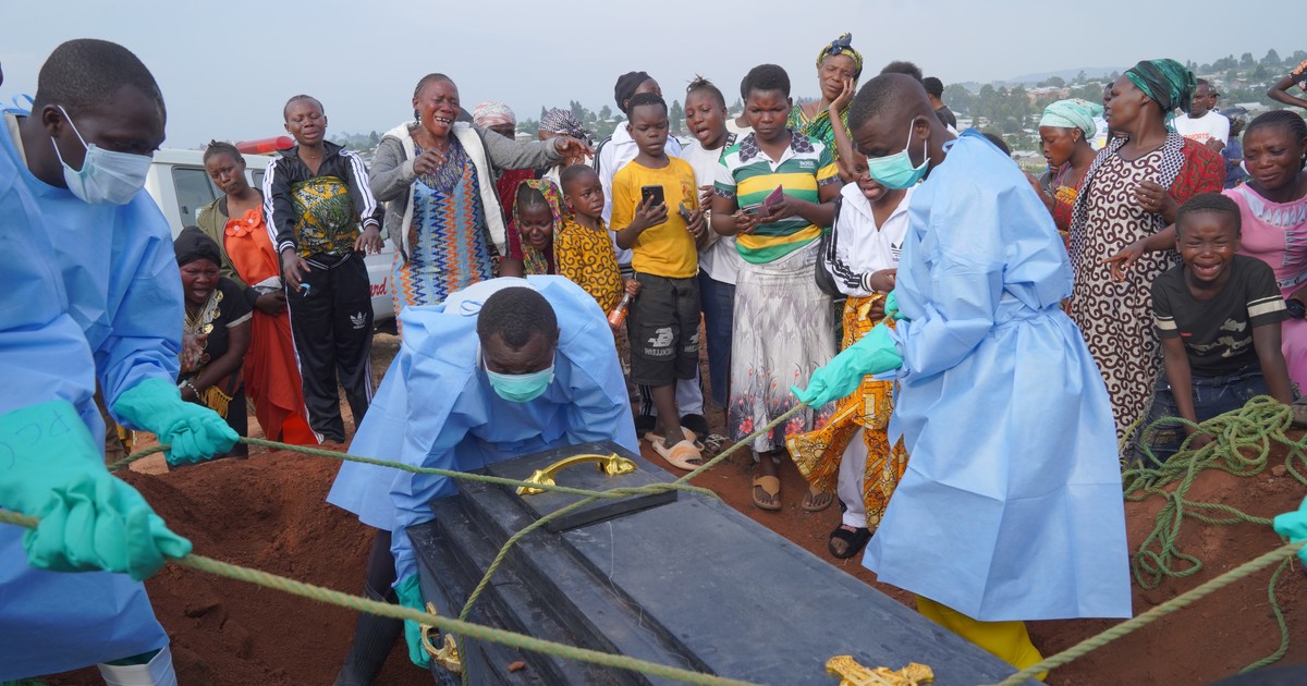 La epidemia de ébola se propaga a una velocidad nunca antes vista en RD Congo: «Mata una persona cada 30 minutos»