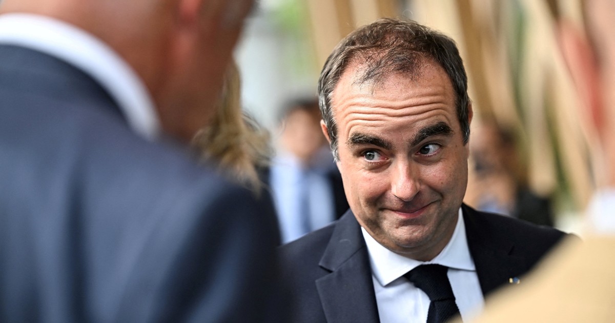«¡Vergüenza!»: abucheos, gritos e insultos al primer ministro francés por los incendios
