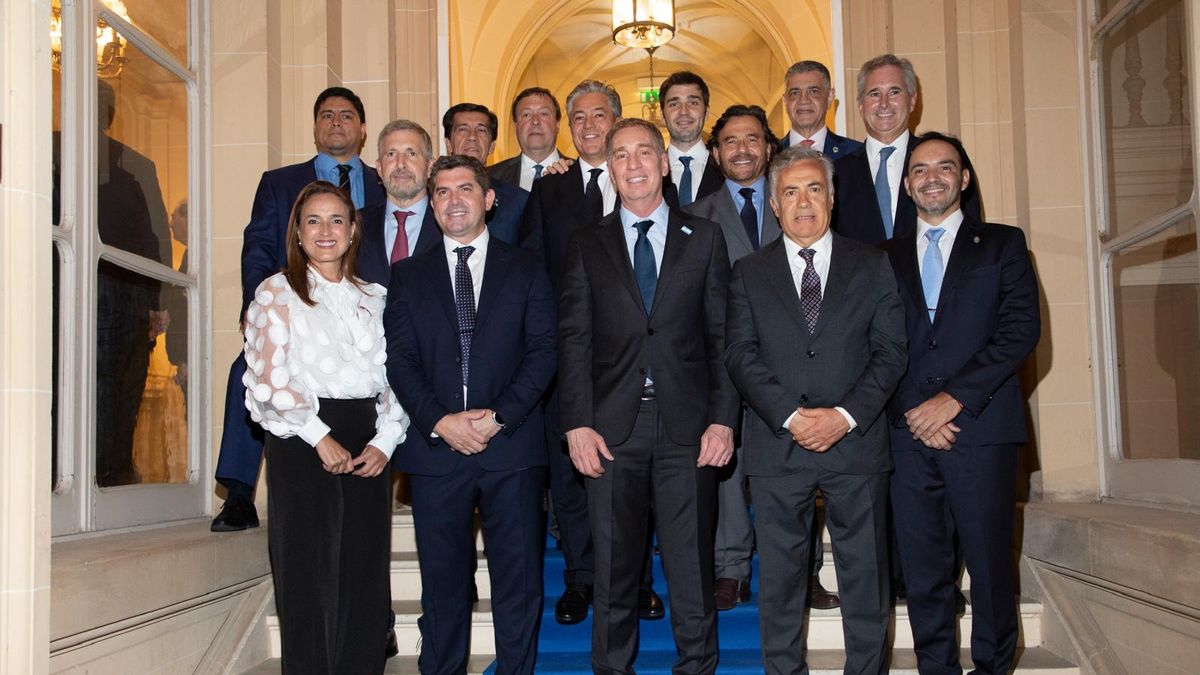 Diego Santilli, Luis Caputo y Pablo Quirno participaron del cóctel inaugural de la Argentina Week en París